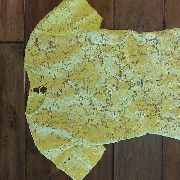 Adorable yellow fully lined form fitting mini dress size 0 - Picture 3 of 7